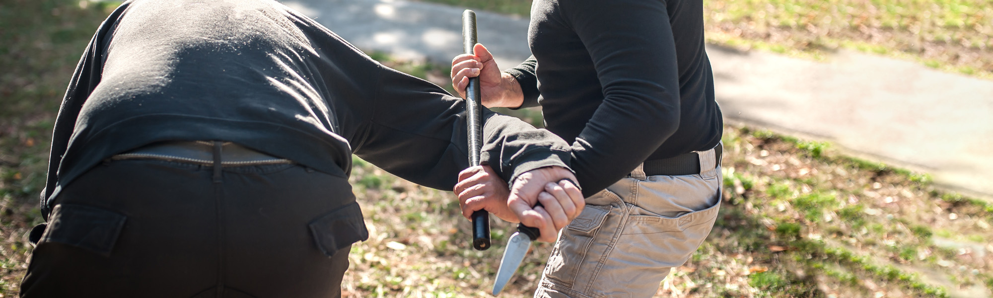 police instructor demonstrates fighting